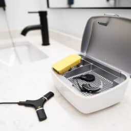 Hearing aid cleaning kit